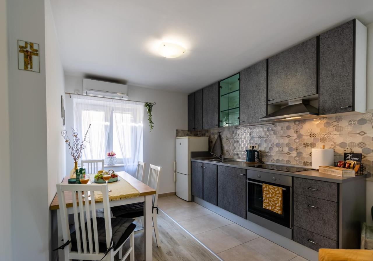Apartman Tina Metković Exterior foto